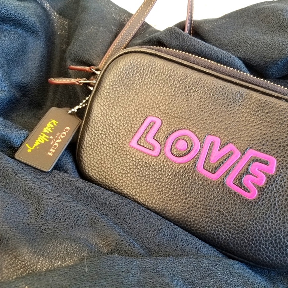 COACH X KEITH HARING crossbody PINK LOVE ltd ed - Picture 1 of 5